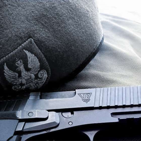 Projekt logotypu dla pistoletu VIS 100, dla Fabryki Broni Radom, 2018