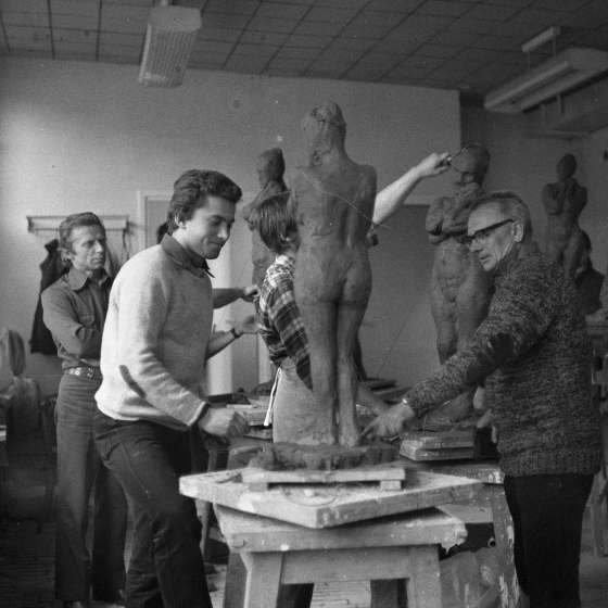 Pracownia rzeźby, profesor Albert Zalewski, Zbigniew Erszkowski, 1980 [II/192/4] 
