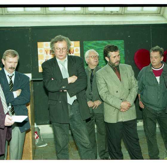Wystawa końcowo roczna, od lewej: Tomasz Bogusławski, Hubert Smużyński, Stanisław Radwański, Edmund Homa, NN, Andrzej Dyakowski, Lech Tempczyk, 1994