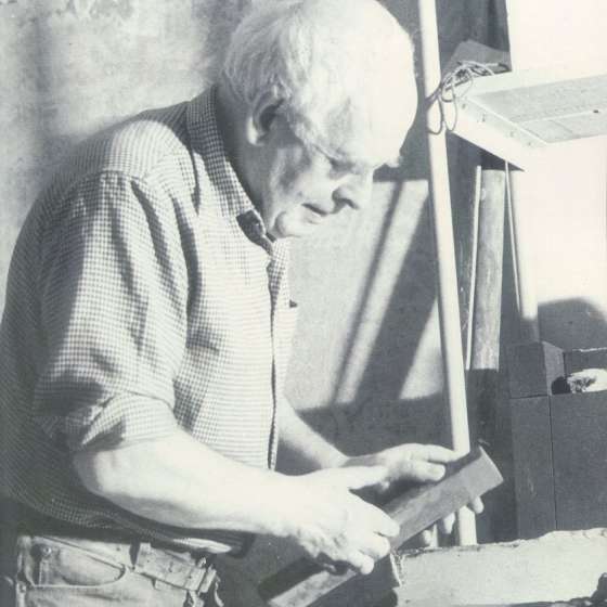 Edward Roguszczak w pracowni 