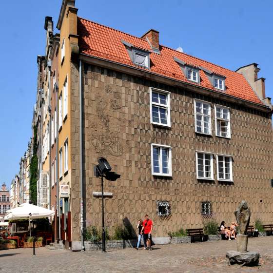 Sgraffito – elewacja kamienicy przy ul. Piwnej; Gdańsk